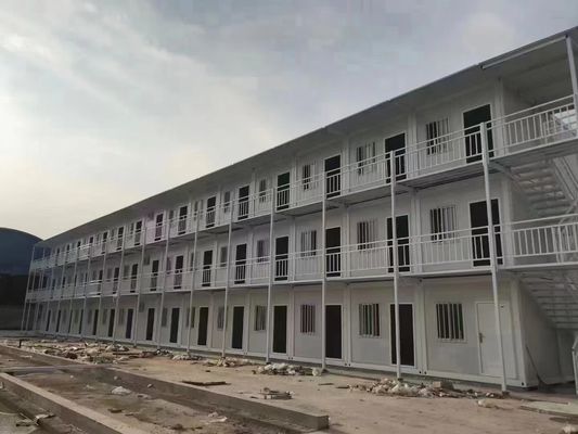 Προετοιμασμένα σπίτια με τείχος με σάντουιτς